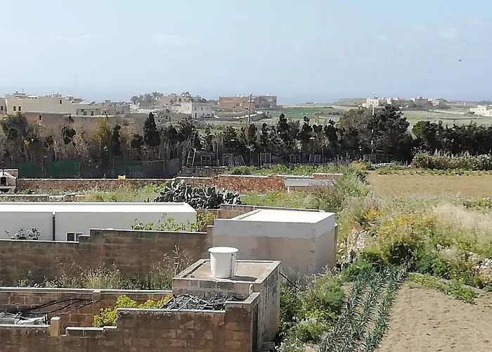 Kampanjola * San Lawrenz