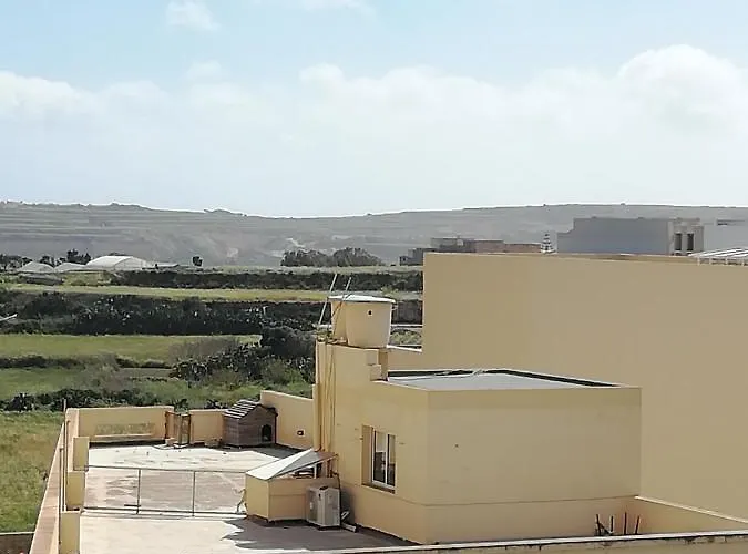 Kampanjola * San Lawrenz